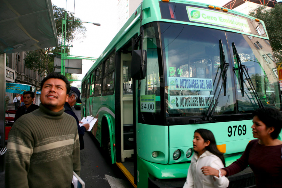 Denuncian extorsión en Trolebus de CDMX