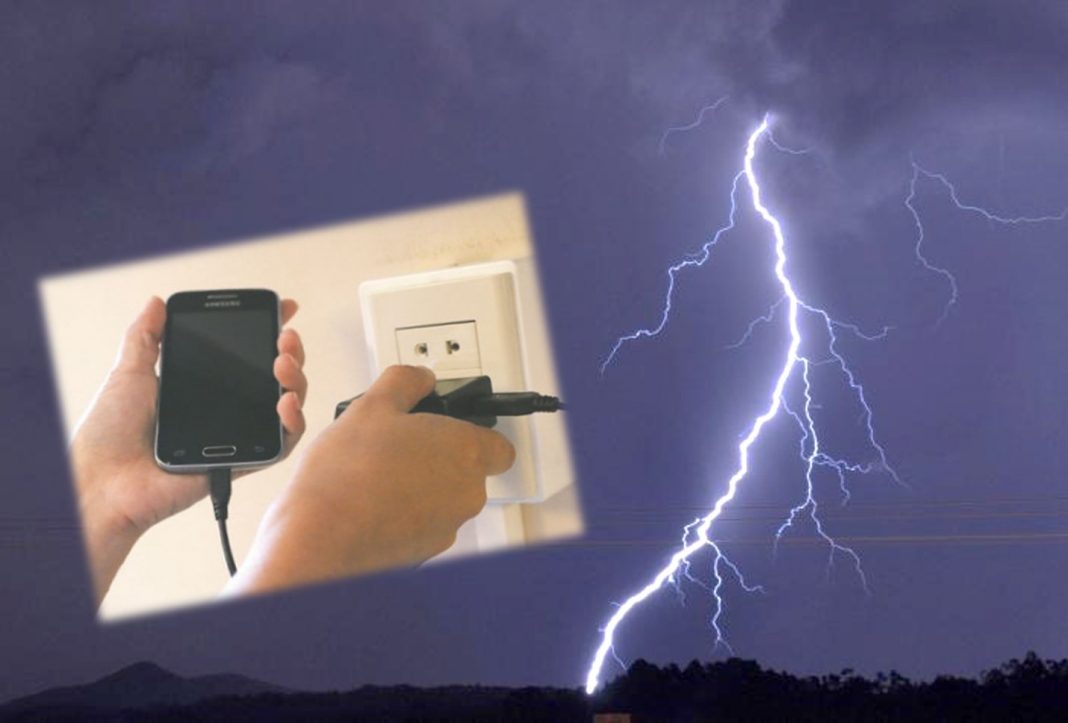 Muere joven electrocutado ¡Usaba el celular mientras lo cargaba!