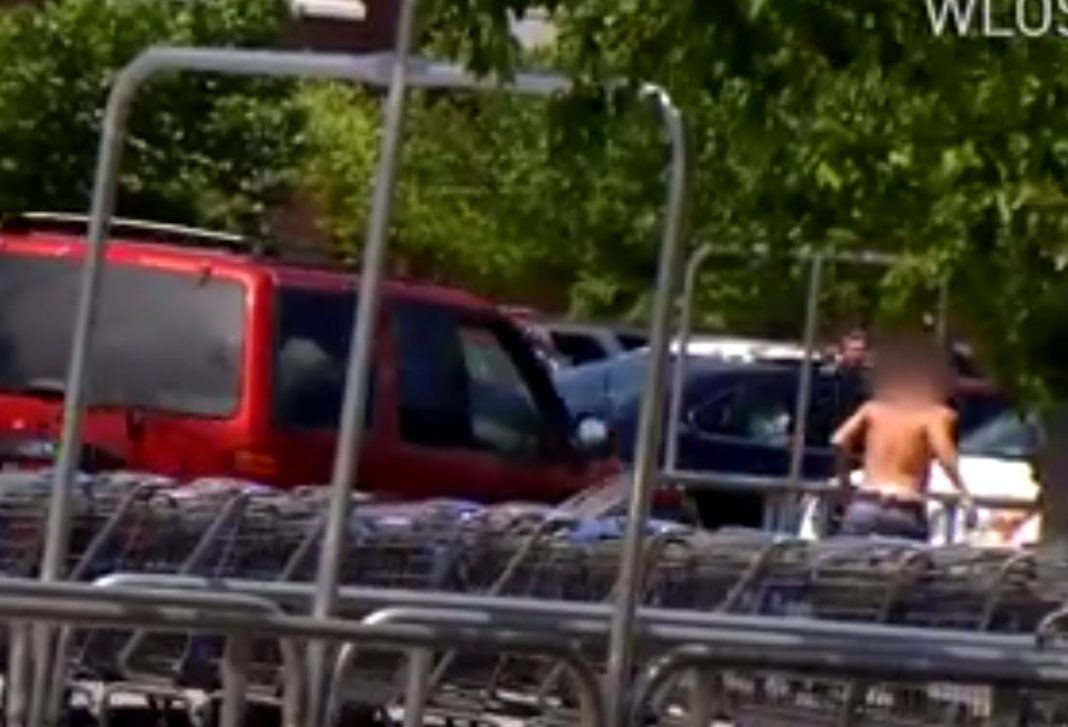 VIDEO – Mujer atropella a ladrón que le robó la bolsa