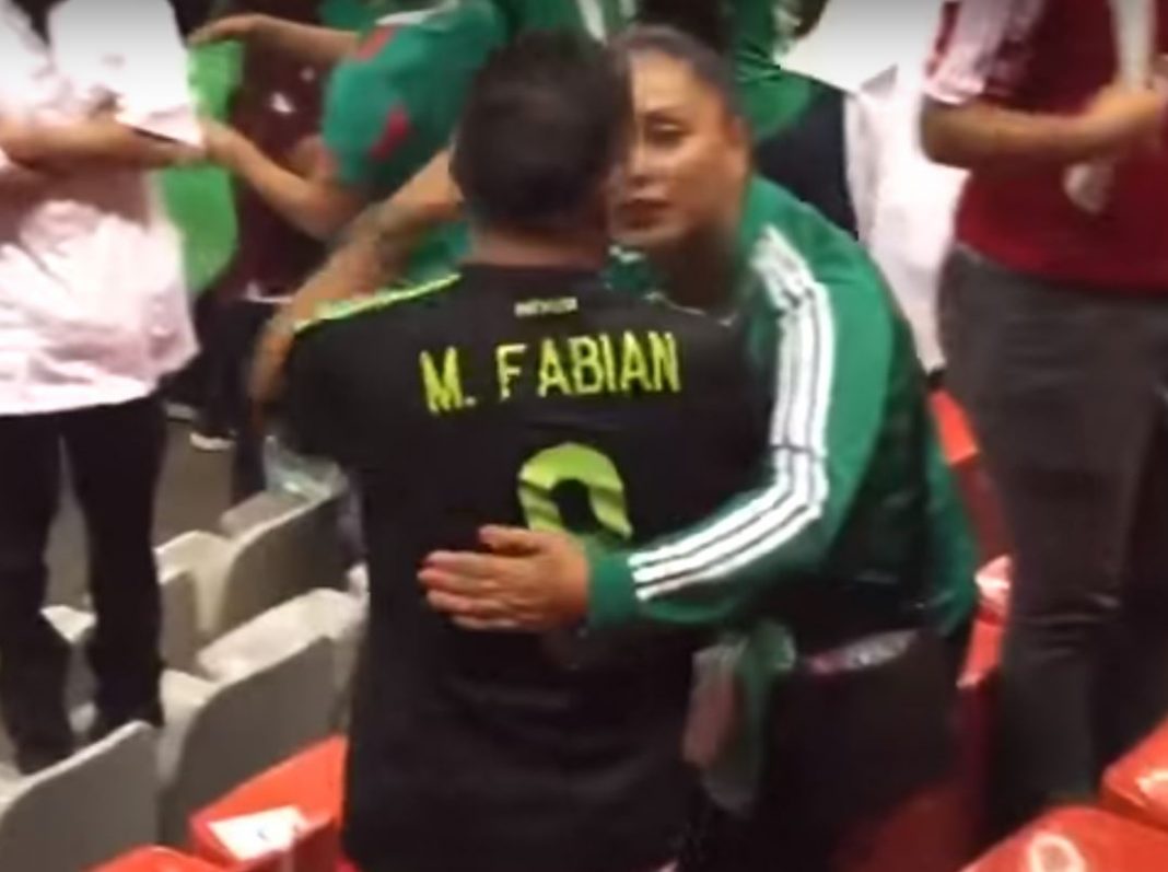 VIDEO – El papá de Marco Fabián involucrado en un pleito en las gradas del Azteca