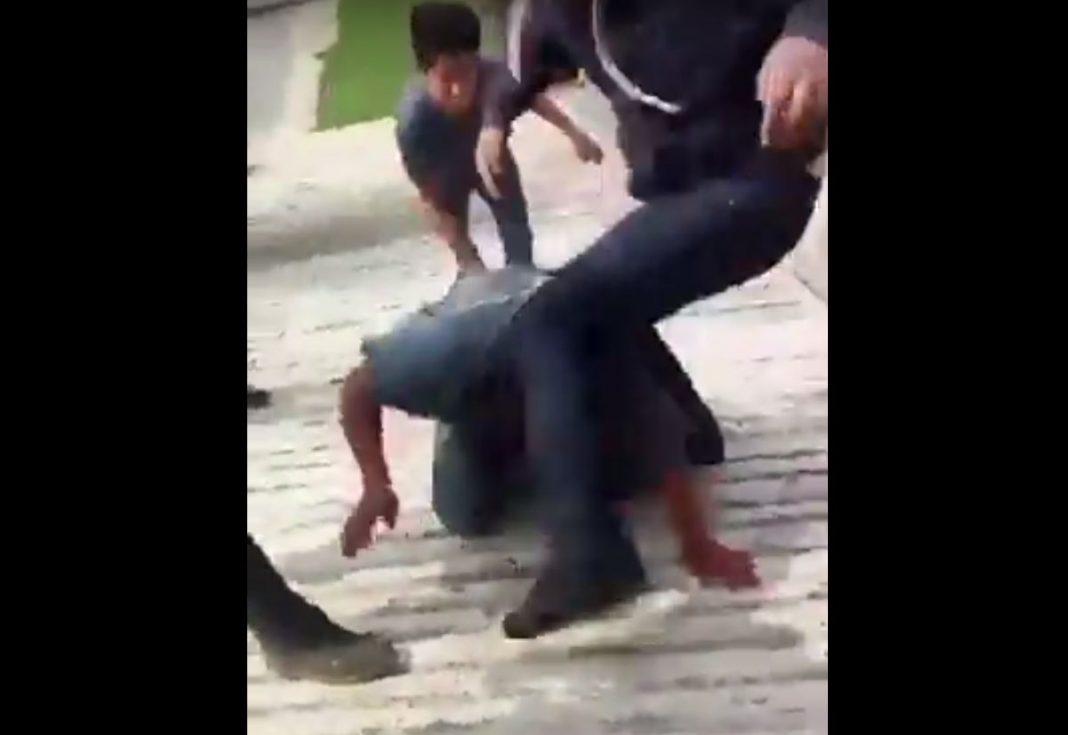 VIDEO – Linchan a ladrón de taxis en Milpa Alta