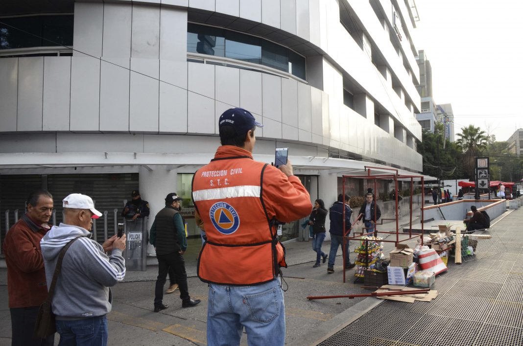 Gobierno CDMX libera accesos al metro Chilpancingo