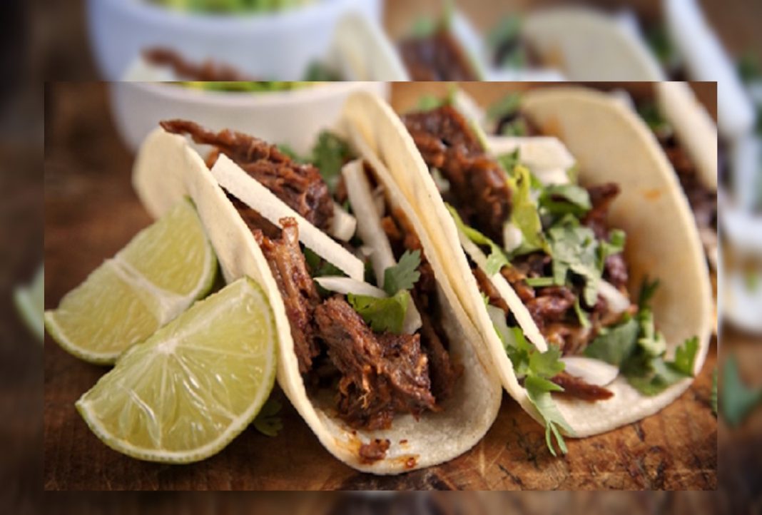 ¡Pásele a los tacos de barbacoa Don Cirilo!… son de cabeza