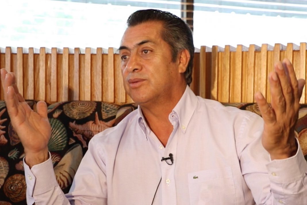 El Bronco cierra radio cultural para abrir espacio de promoción