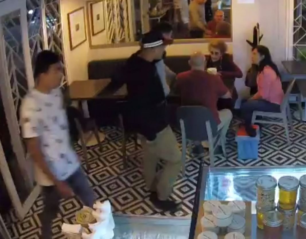 VIDEO – Asaltan cafetería en Coyoacán