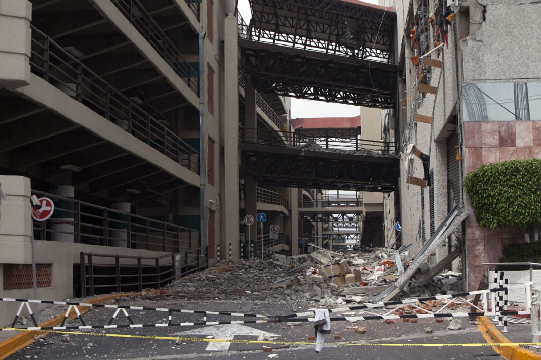 VIDEO – Así se vivió el terremoto en Galerías Coapa