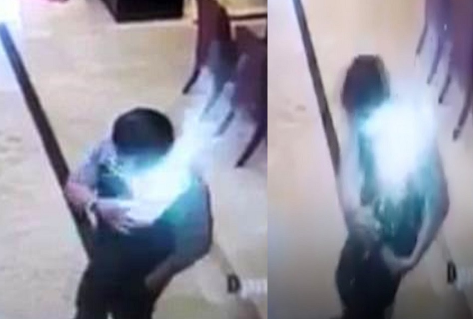 De la nada le explota el celular en la bolsa de la camisa