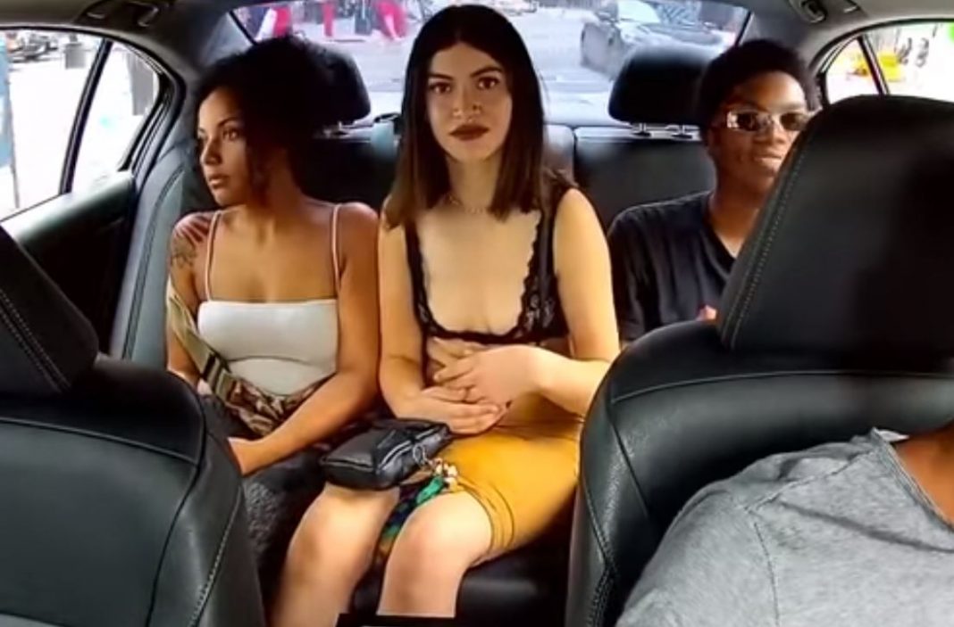 VIDEO: Mujer roba dinero de propinas de chofer de Uber