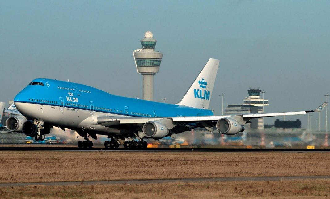 Avión que viajaba rumbo a México regresa de emergencia a Ámsterdam