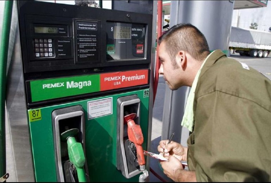 Seguirán ajustes en precio de gasolina: Hacienda