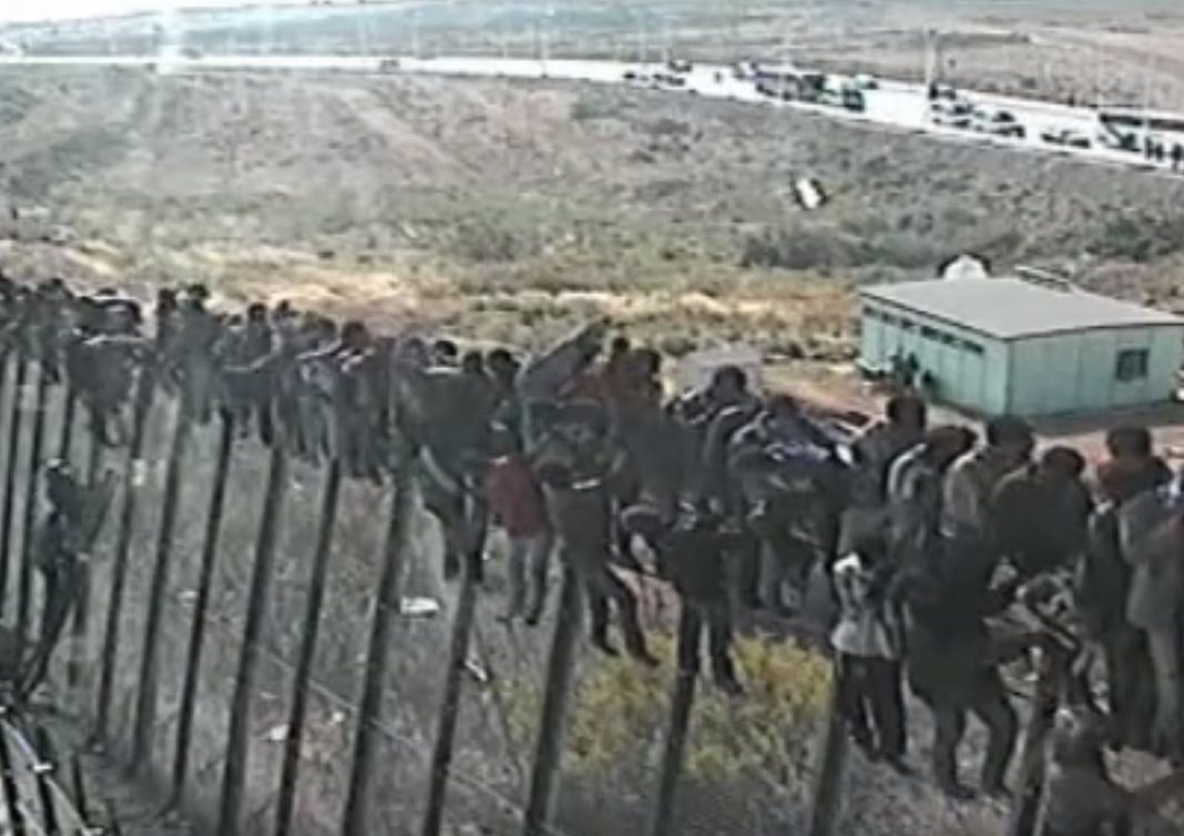 Candidata muestra video de inmigrantes invadiendo EEUU: las imágenes son de Marruecos