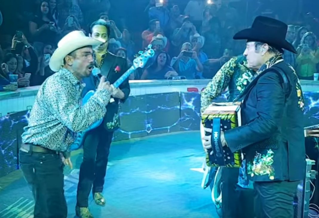El de «¿se va a hacer la carnita asada?» cantó ¡Con los Tigres del Norte!