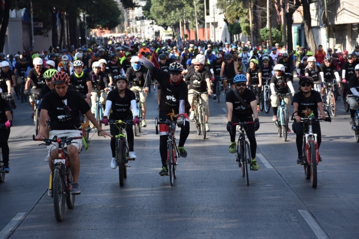 Participan 12 mil ciclistas con mega rodada en CDMX