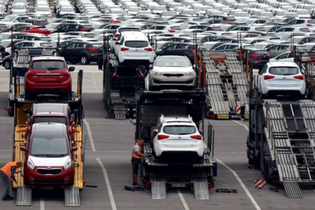 Cayó producción y exportación de vehículos de México en abril
