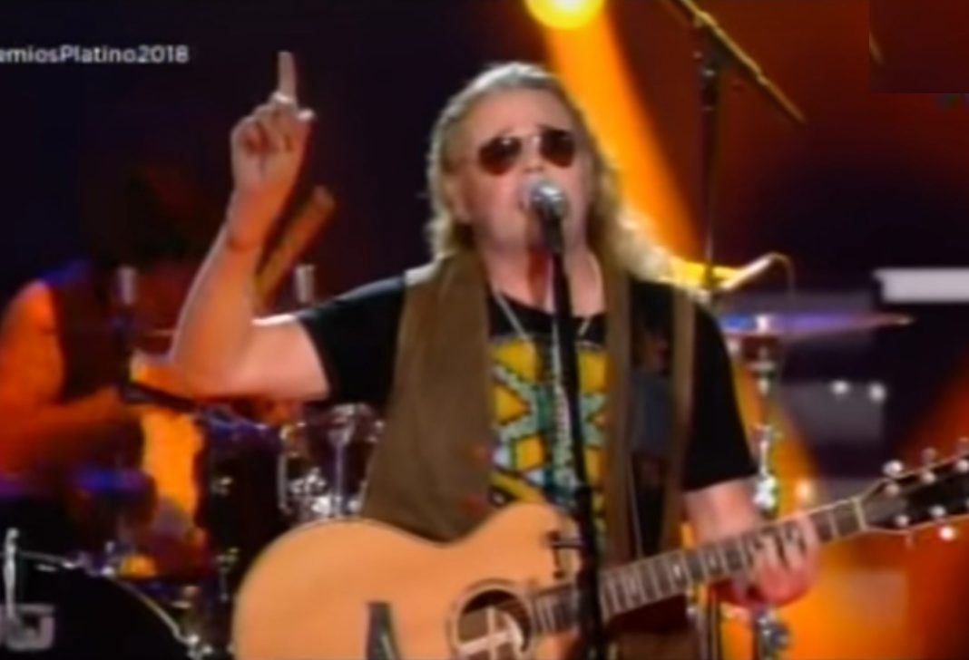 Tunden en redes a Maná por «desafinar» en los Premios Platino (VIDEO)