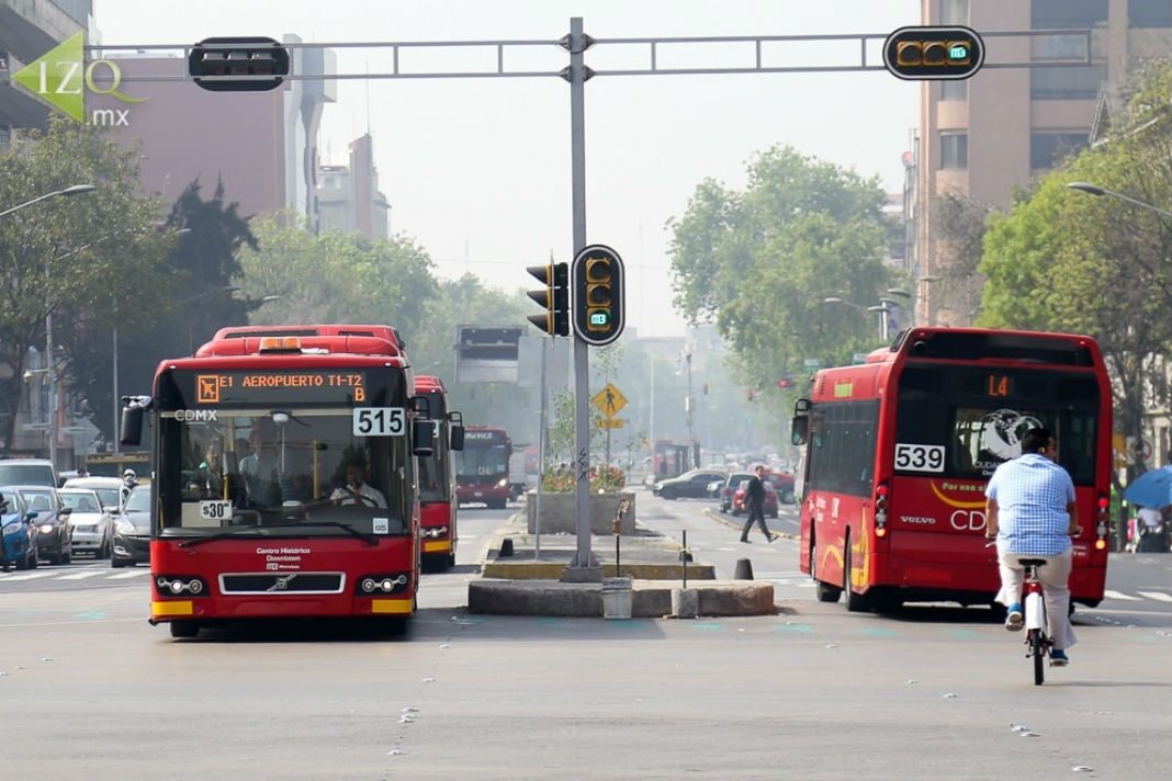 Gobierno de la CDMX pide a capitalinos no subir al transporte con gorra, capuchas y lentes