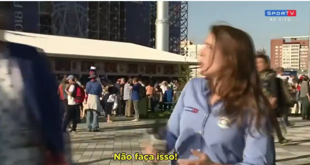 VIDEO: Periodista brasileña es víctima de acoso en plena transmisión