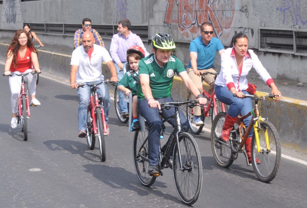 Mikel rueda en Iztapalapa contra las adicciones