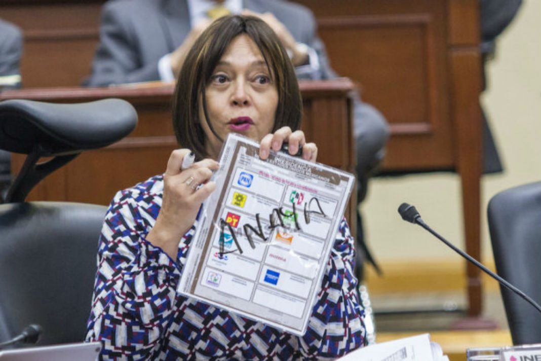 INE aprueba votar por Peje, Ricky Riquín, Pepe Meade y el Bronco