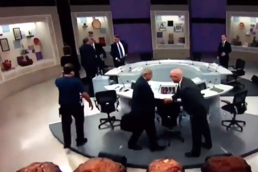 VIDEO: ¿De quién no se despidió AMLO en el debate?