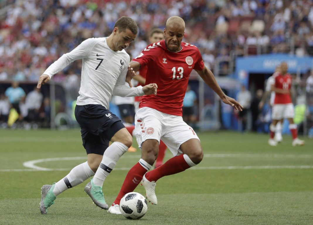 Dinamarca y Francia empatan (0-0) y sellan su pase a octavos de final