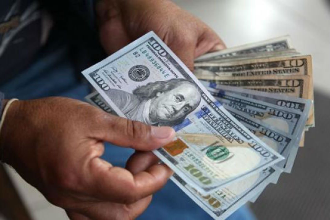 Remesas familiares tocan cifra récord al cierre de abril: Banxico