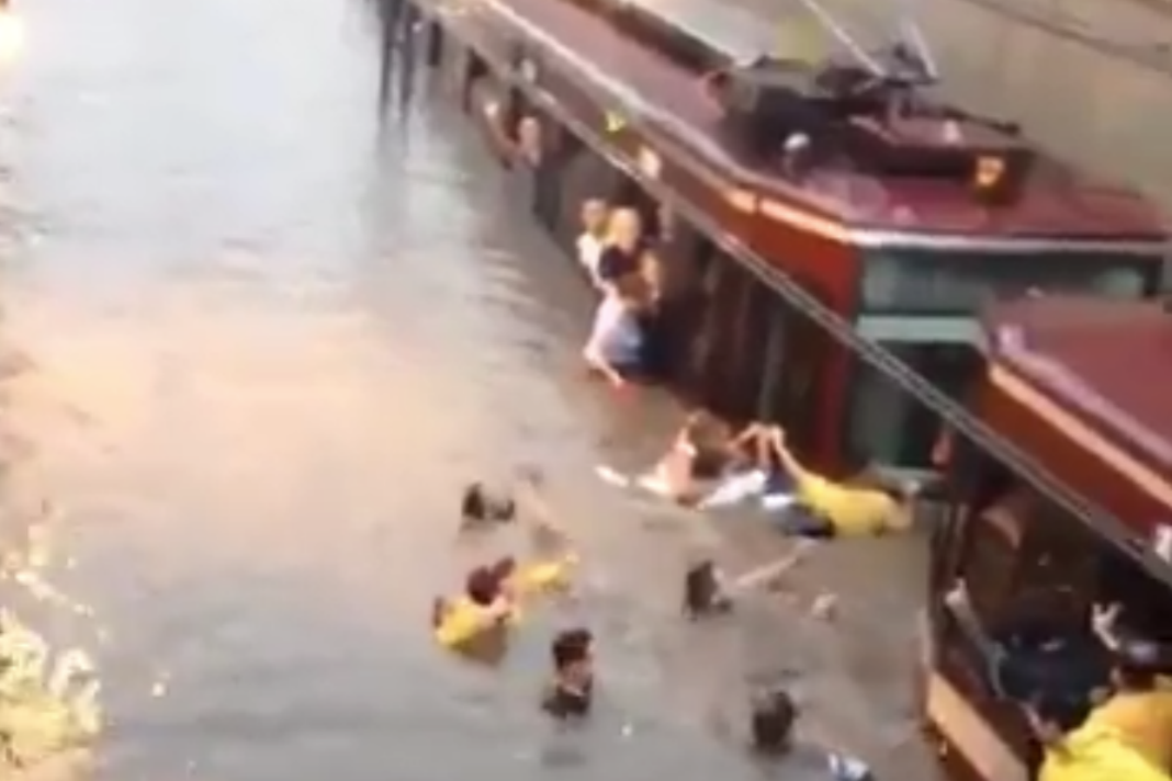 VIDEOS: Usuarios salieron nadando del Metro tras inundaciones en Guadalajara