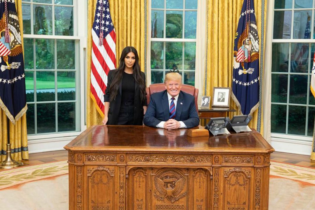 Libera Trump a defendida por Kardashian