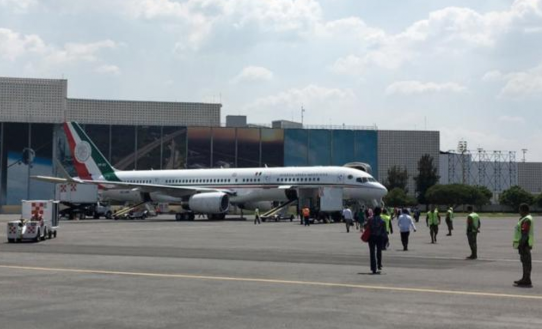 Avión presidencial presenta falla antes de vuelo a Cumbre