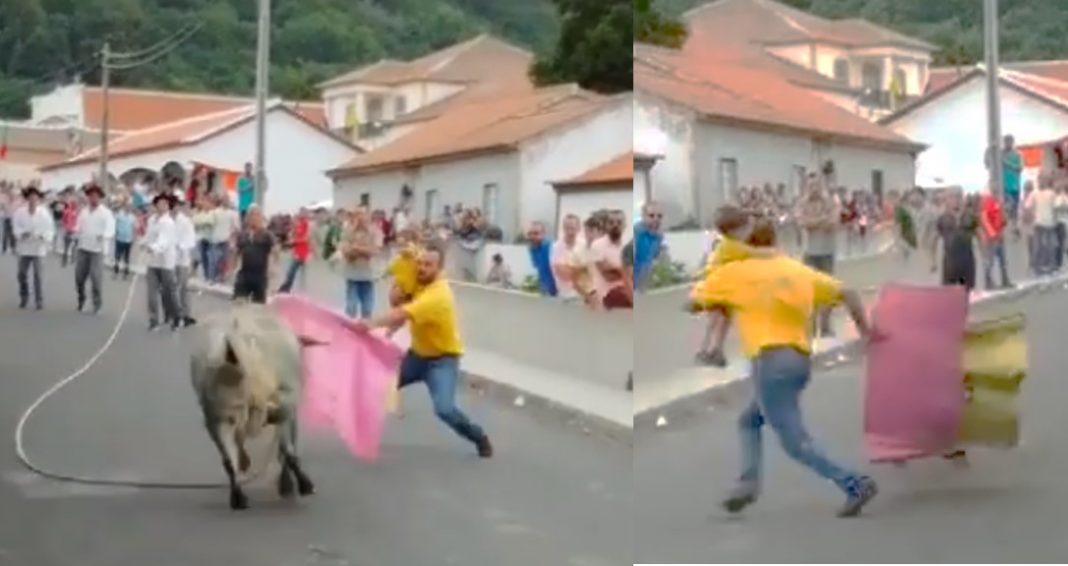 Papá se enfrenta a toro ¡Con su bebé cargado en brazos!
