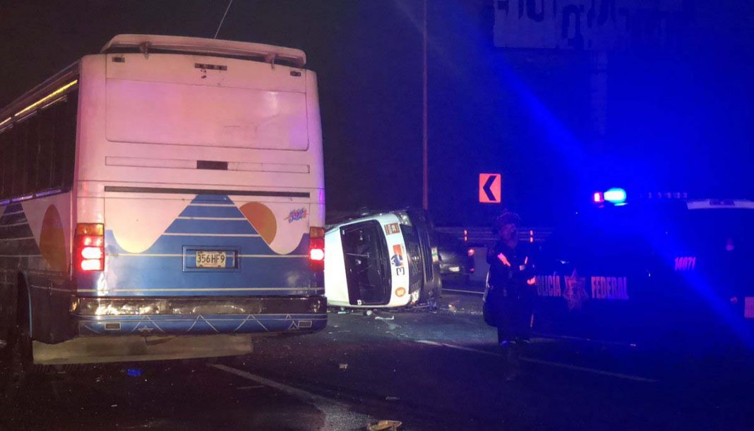 Un muerto y 15 heridos tras choque en la autopista México-Pachuca