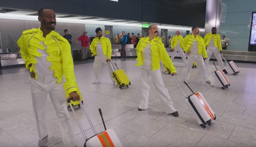 VIDEO: Divertido homenaje a Freddie Mercury que le dedica el aeropuerto donde trabajó