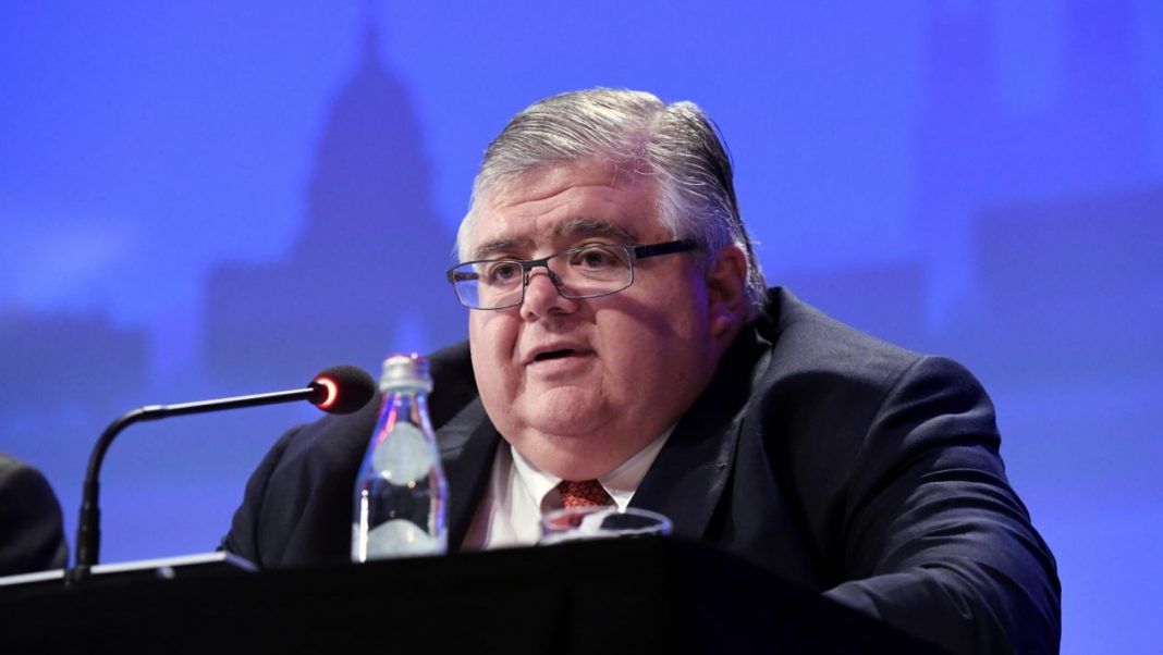 Carstens reaparece y da un consejo en caso de una nueva recesión