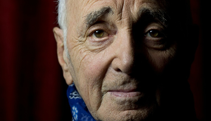 Charles Aznavour, la inconfundible voz de la nostalgia