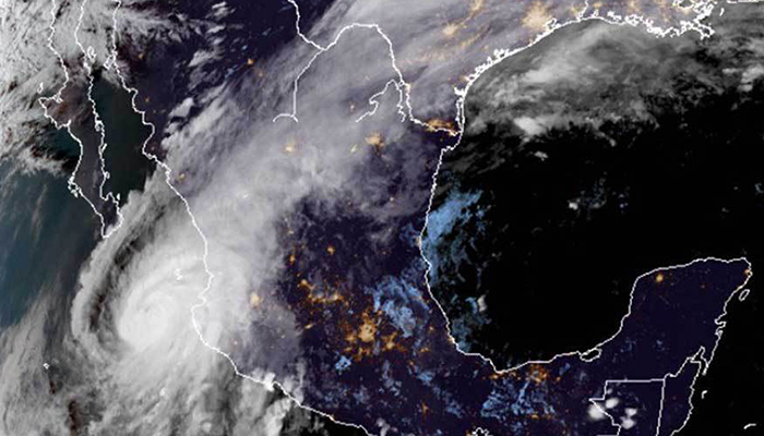 Huracán «Willa» toca tierra en Sinaloa