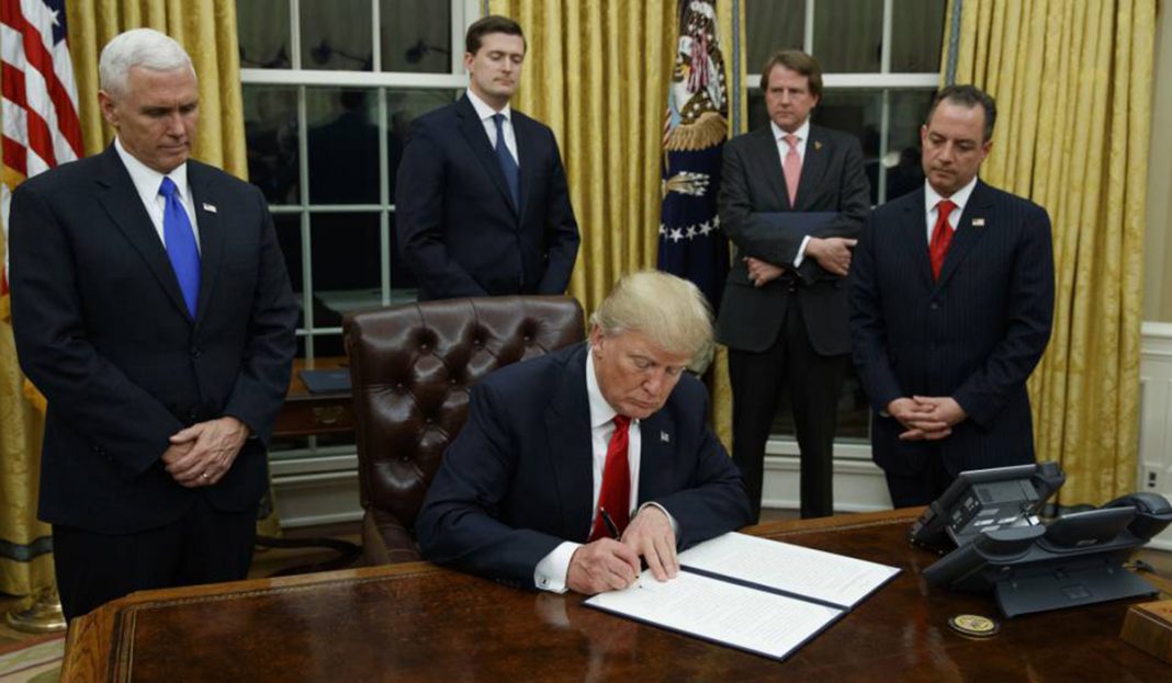 Donald Trump amenaza nuevamente con cerrar la frontera con México