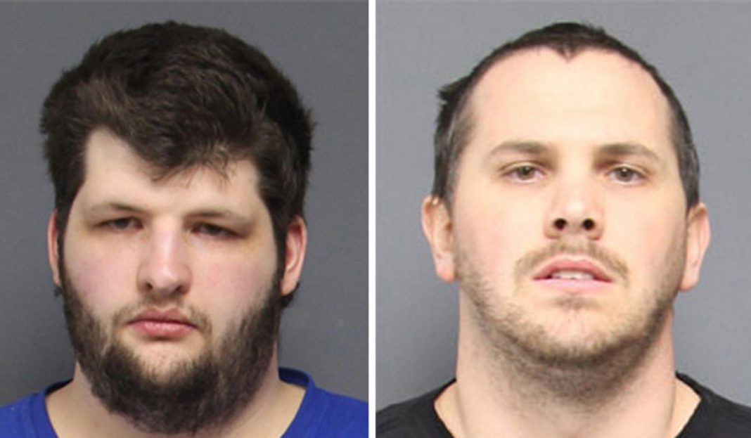 A la cárcel jefe policial en EU por violar con un amigo a niña durante 7 años