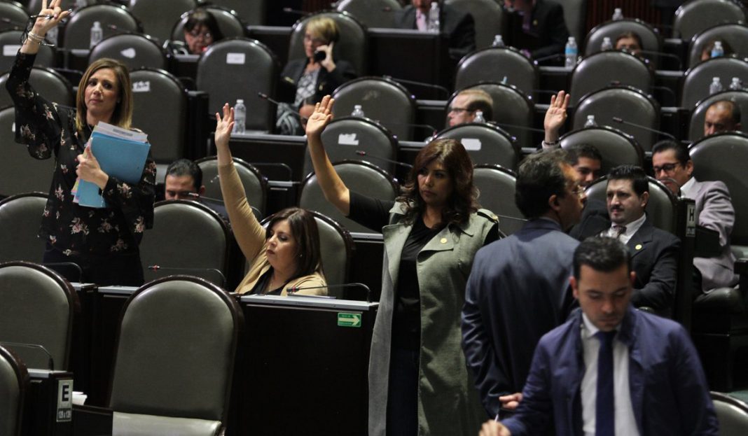 Legisladores retiran fuero a Cipriano Charrez