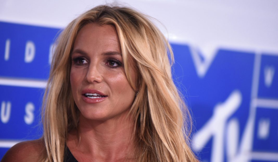 Padre de Britney Spears dejará de ser su tutor