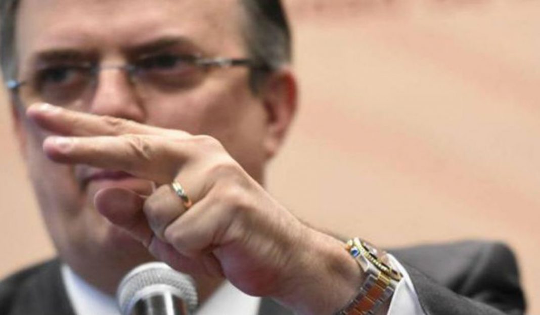 Captan a Ebrard luciendo un reloj valuado por más de 14 mil dólares