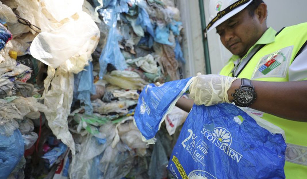 Malasia devuelve toneladas de plástico a sus países de origen (FOTOS)