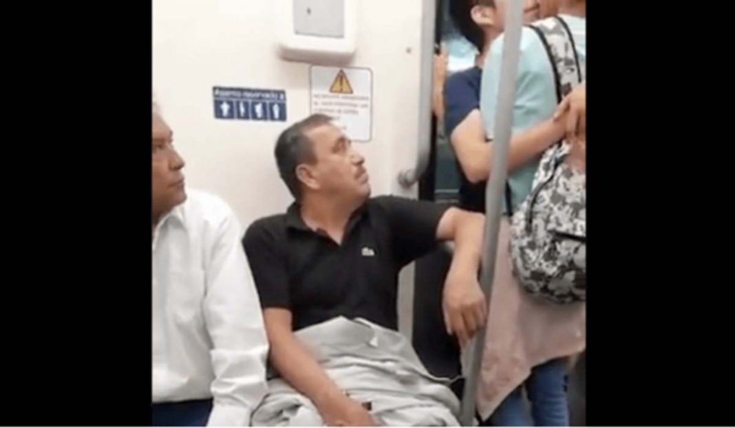 Estas fueron las reacciones de usuarios del metro ante beso gay (VIDEO)