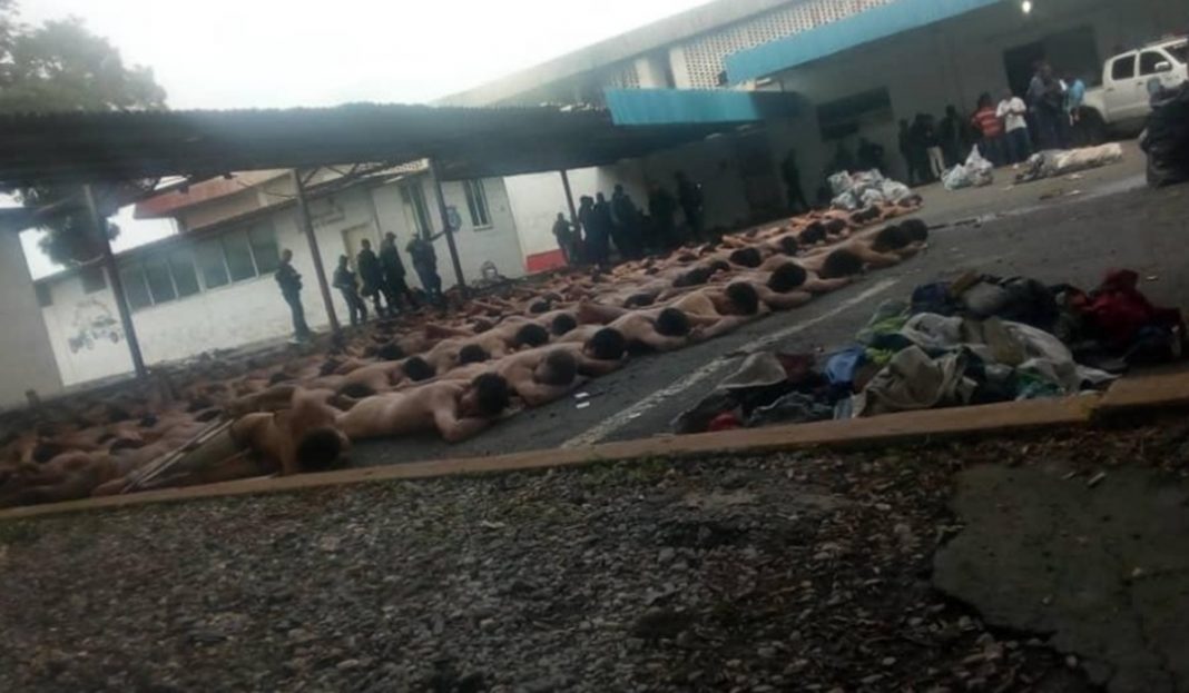Violento motín en cárcel de Venezuela deja 23 muertos y 14 policías heridos (VIDEO)