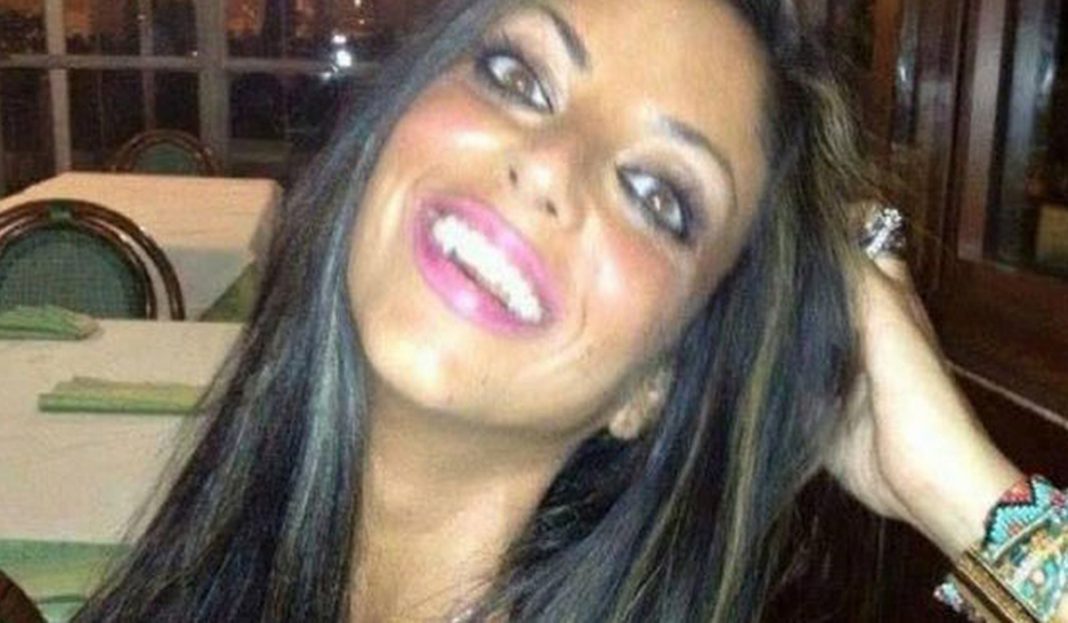 Se suicida mujer tras difundirse video sexual que grabó hace cinco años