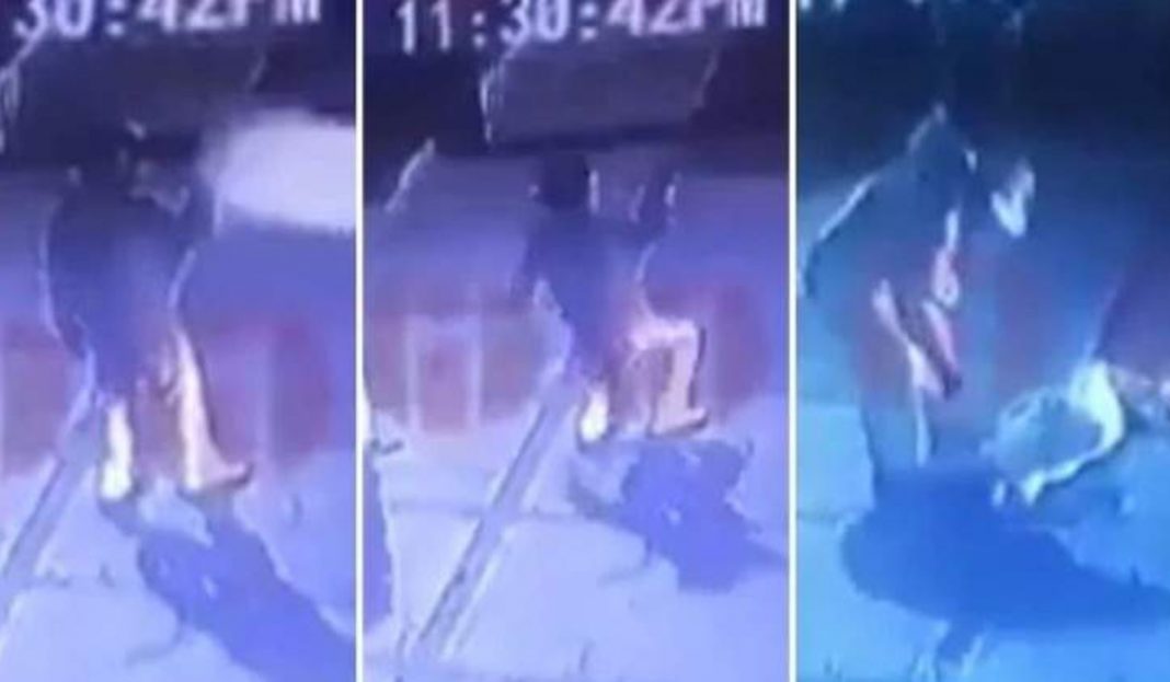 Captan momento en que una bala perdida mata a niño en Puebla