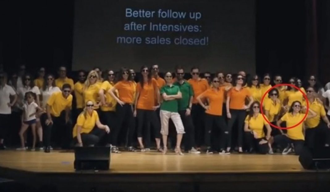 Esposa e hija de Ulises Ruiz también bailaron en cumpleaños de líder de secta sexual