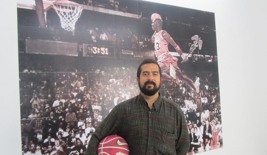 El artista colombiano Santiago Pinyol en la Galería Enrique Guerrero