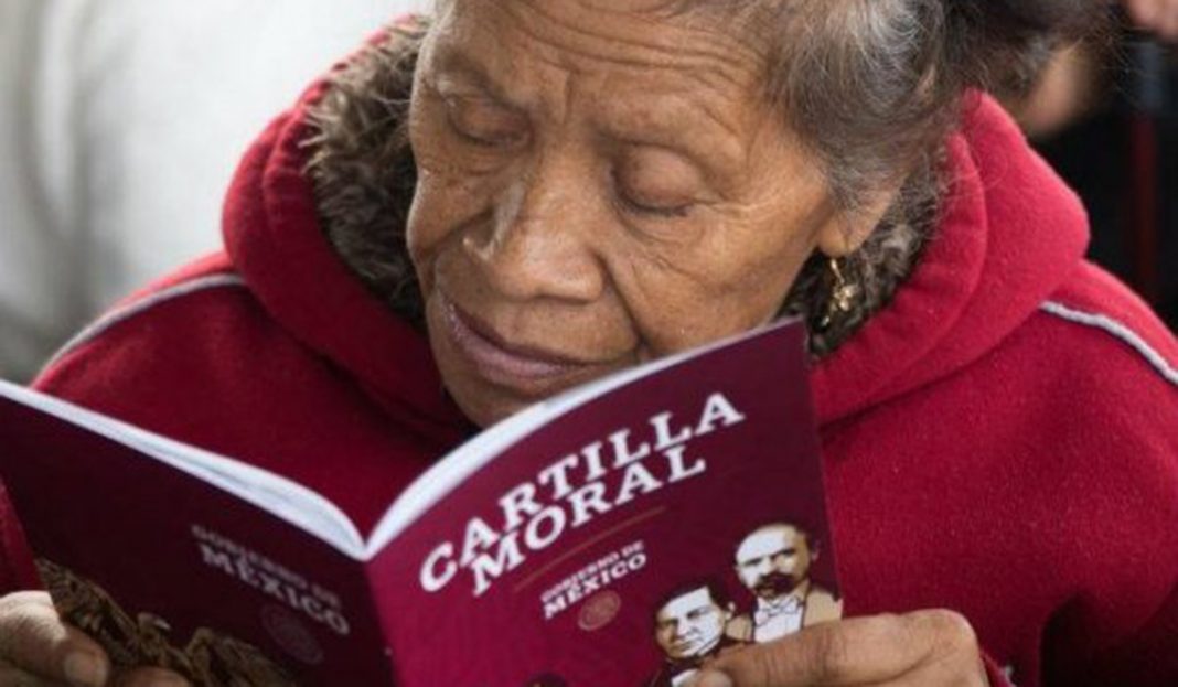 Beatriz Gutiérrez Müller responde a críticas sobre la Cartilla Moral