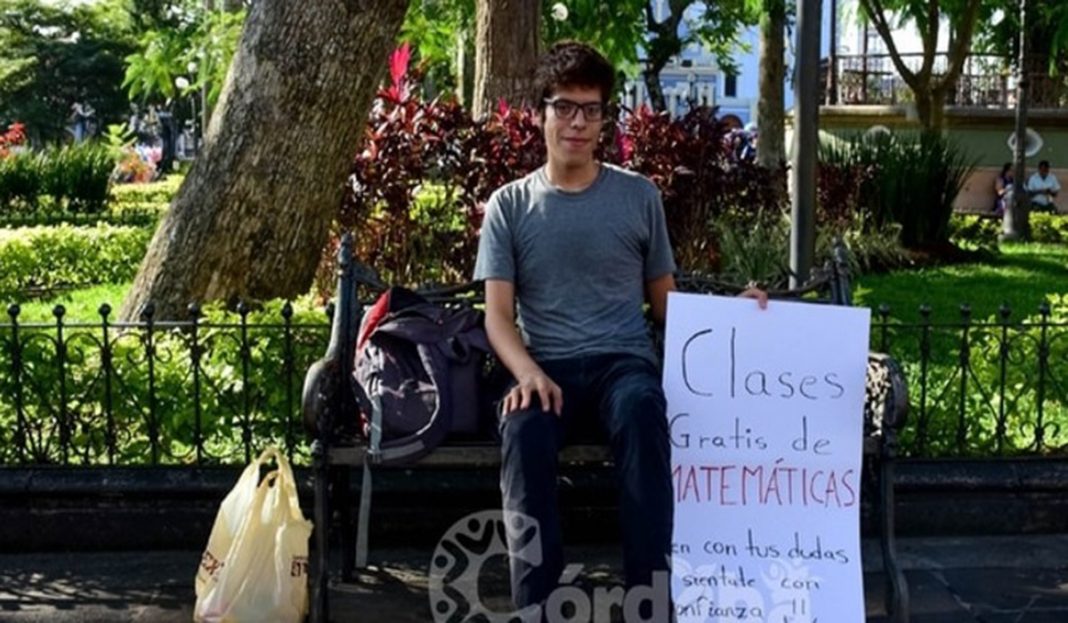 Estudiante de la UNAM ofrece clases gratis de matemáticas