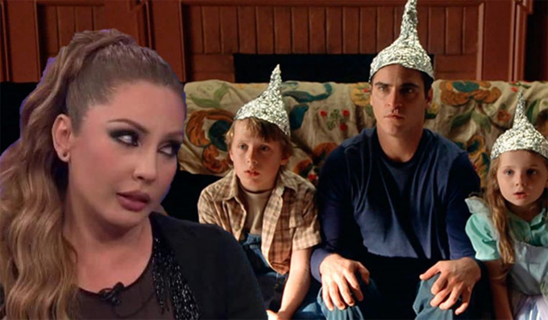 «Hay antenas que controlarán nuestras mentes»: Paty Navidad